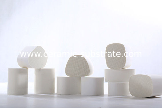 Honeycomb Keramik / Catalyst Mendukung Putih Untuk Exhaust Kendaraan