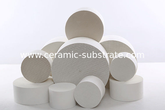 Industri SCR Honeycomb Keramik Filter Putaran Dan Putih