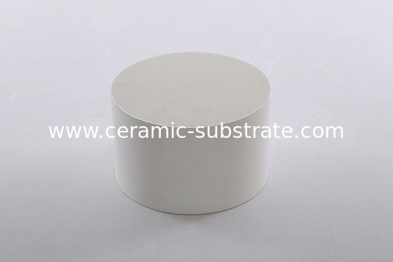 Industri SCR Honeycomb Keramik Filter Putaran Dan Putih