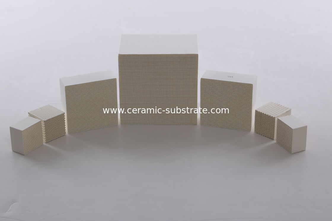 SiO2 Tipis Keramik Honeycomb, Al2O3 Catalyst Dukungan / Carrier