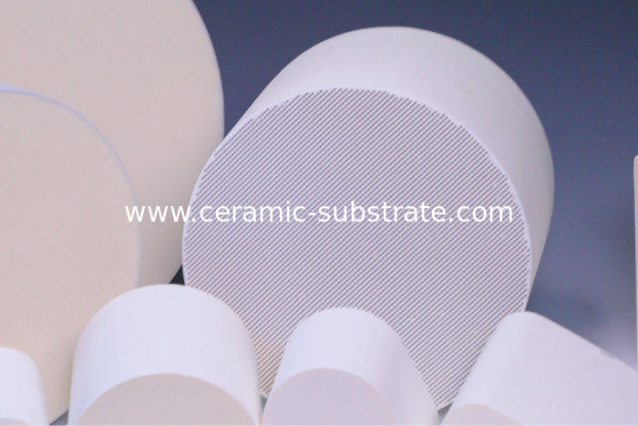 Al2O3 Suhu Tinggi Keramik Honeycomb Catalyst Substrat