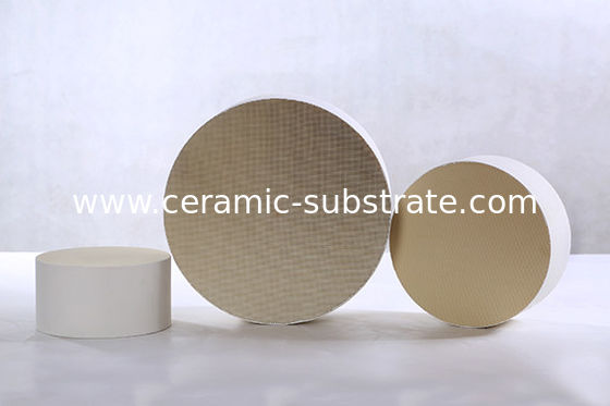 Beli Honeycomb Ceramic Catalyst Monolith, Cordierite Honeycomb Ceramic Catalyst Substrat/Carrier/Support online manufacture