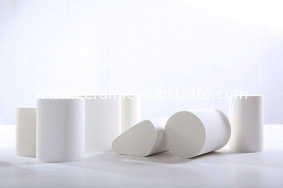 Tiga cara Catalytic Cordierite Honeycomb Keramik Berpori Customize