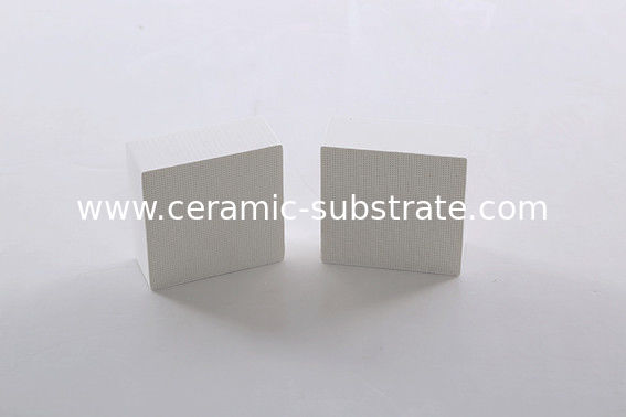 Cordierite seluler Honeycomb keramik / katalis mendukung putih