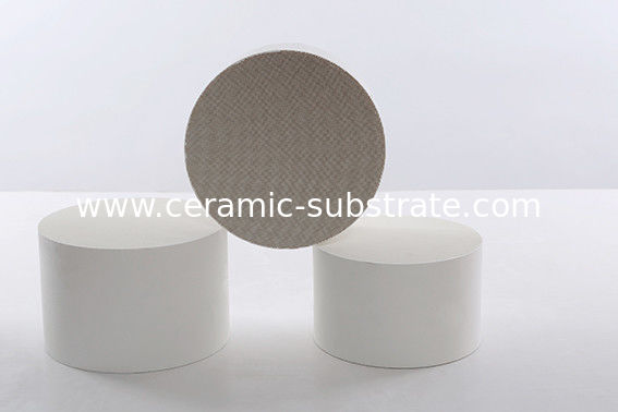 Cordierite Honeycomb Filter Keramik berpori Untuk 3 Way Catalytic Converter