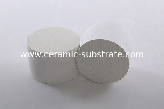 Putaran SCR Keramik Catalyst Carrier, Honeycomb Monolith Dukungan Keramik