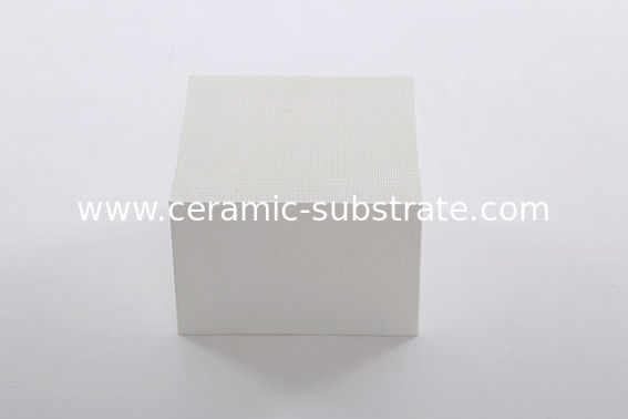 VOC monolitik katalis dukungan / berpori keramik substrat untuk mobil