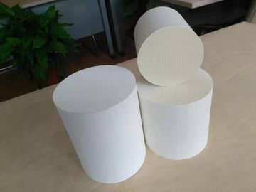 Iso VOC Honeycomb Ceramic Mendukung Ketahanan Suhu Tinggi 400CPSI